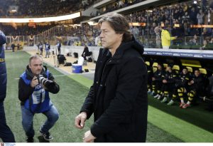 Με 3αδα στην άμυνα και με Σιμάνσκι στόπερ η ΑΕΚ με ΠΑΟΚ; Τι δοκίμασε ο Αλμέιδα