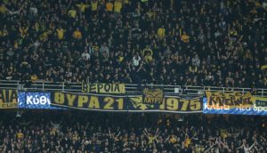 ΤΩΡΑ – Χαμός και έξω από την OPAP Arena – Λαϊκά δικαστήρια