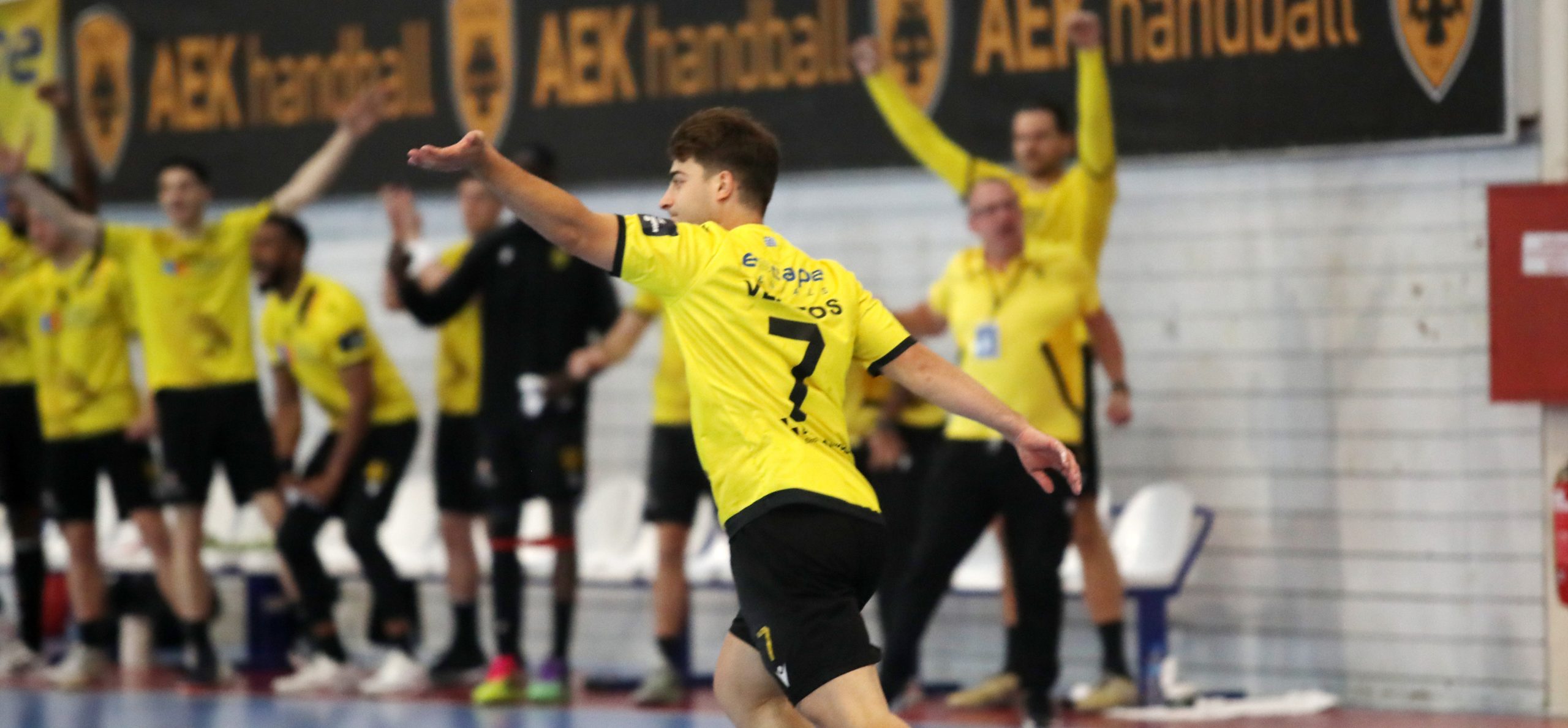 Η ΑΕΚ «πάτησε» με 37-28 την Ίζβιντατς και πάει τελικό να το σηκώσει!
