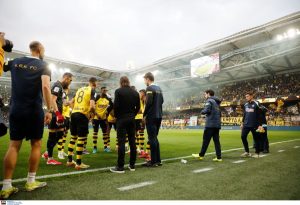 Έντονος προβληματισμός στην ΑΕΚ: Τι συνέβη στα Σπάτα με παίκτες και Αλμέιδα