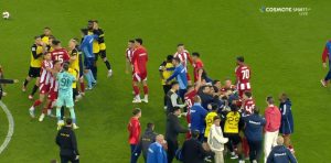 Απίστευτες προκλήσεις Ολυμπιακού μετά το τέλος του αγώνα – Δείτε όλα όσα έγιναν