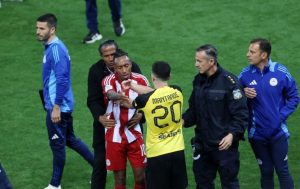 Καταγγελία της ΑΕΚ, χτυπńθnκαν παίκτες – Στον παρατηρητή ο Ηλιόπουλος