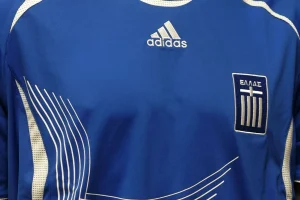 Xρυσó deal για την Εθνική, αλλάζει εταιρεία ένδυσης – Πόσα εκατ. μπαίνουν στα ταμεíα της ΕΠΟ