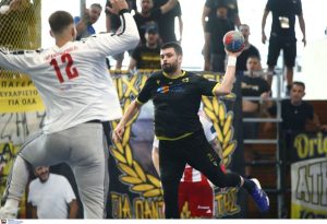 Γιατί υπάρχει τέτοια εικόνα μέσω της ΕΡΤ: Τι ισχύει με τις προσκλήσεις στο ΑΕΚ-Ολυμπιακός στο χάντμπολ