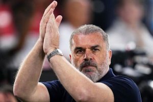 Ο Ποστέκογλου παραδέχεται από την Ελλάδα: «Το πεπρωμένο μου ήταν να κατακτήσω τίτλους και το πέτυχα»