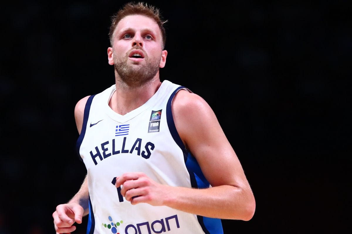 Η ΑΕΚ Betsson βρίσκεται σε διαδικασία ανταλλαγής συμβολαίων με τον Βασίλη Χαραλαμπόπουλο