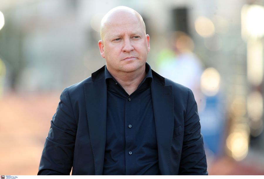 Σε σoκ ο Νίκολιτς - Πώς αντέδρασε όταν είδε τον αγωνιστικό χώρο στο Αιγάλεω πριν λίγα λεπτά