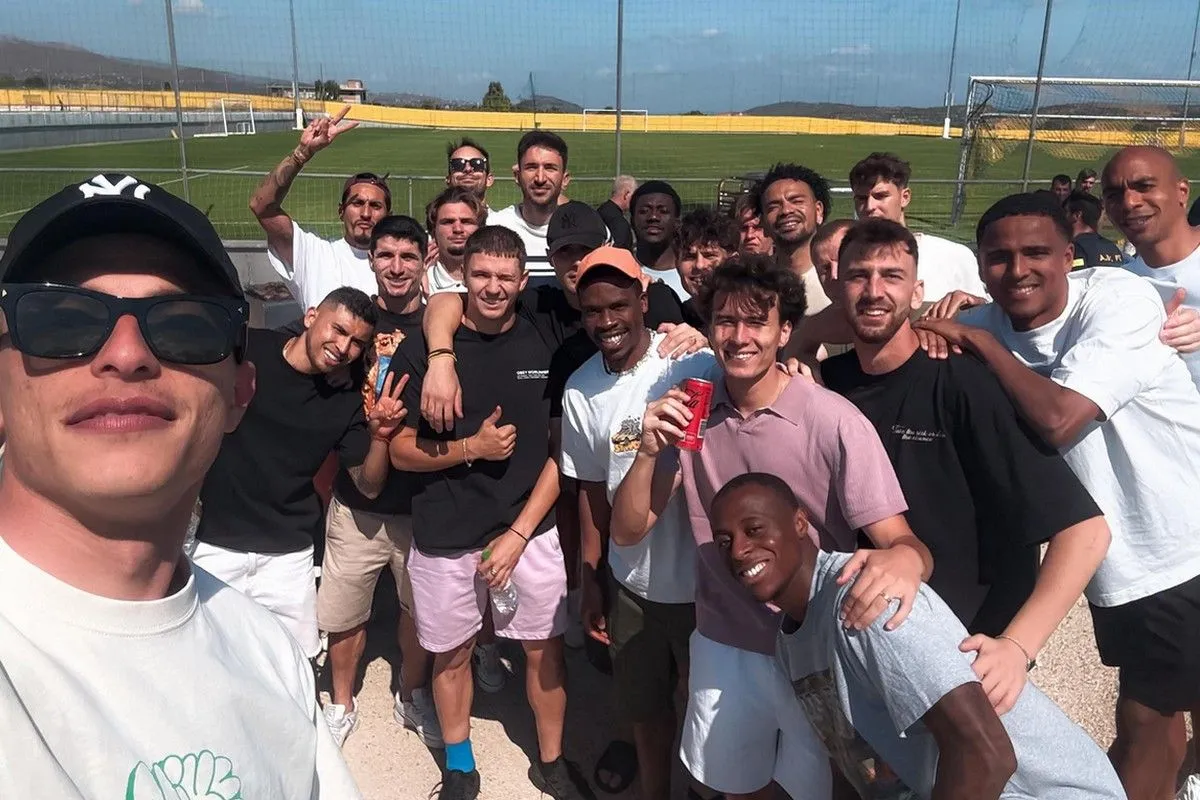 Η ομαδική φωτογραφία των παικτών της ΑΕΚ από το μπάρμπεκιου στα Σπάτα