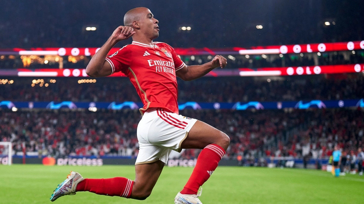 Έφτασε Αθήνα ο Ζοάο Μάριο - Περνάει ιατρικά και υπογράφει