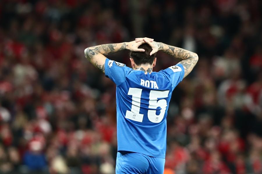 Συναγερμός στην ΑΕΚ: Επέστρεψε με ενοχλήσεις ο Ρότα από την Εθνική!