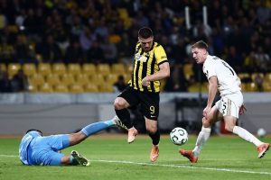 Αγωνία με Γιόβιτς στην ΑΕΚ – Χτύπησε στον αγκώνα, η πρώτη εκτίμηση