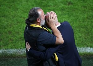 Σε πελάγη ευτυχίας ο Ηλιόπουλος – Τι έκανε μετά το ΑΕΚ-Αμπερντίν