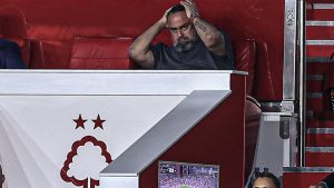 Νότιγχαμ-Τσέλσι: Έξω φρενών ο Μαρινάκης, σηκώθηκε και έφυγε από την θέση του και…