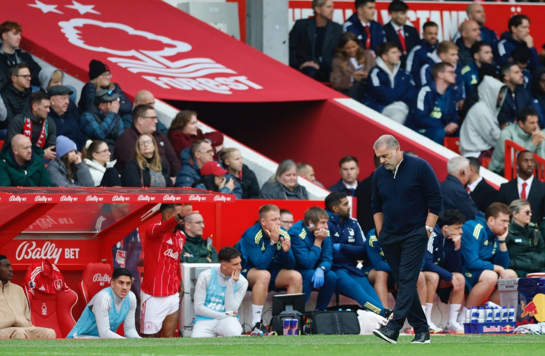 Δεν περίμενε ούτε δευτερόλεπτο: Ο Μαρινάκης απέλυσε τον Άγγελο Ποστέκογλου με την λήξη του Νότιγχαμ-Τσέλσι με απίθανη ανακοίνωση