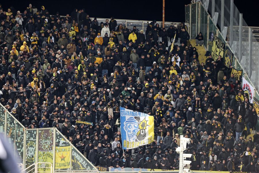 Αδιανόητη ταλαιπωρία για τους οπαδούς της ΑΕΚ έξω από το γήπεδο - Τι συνέβn πριν λίγο από την Ιταλική Αστυνομία στη Fan Zone