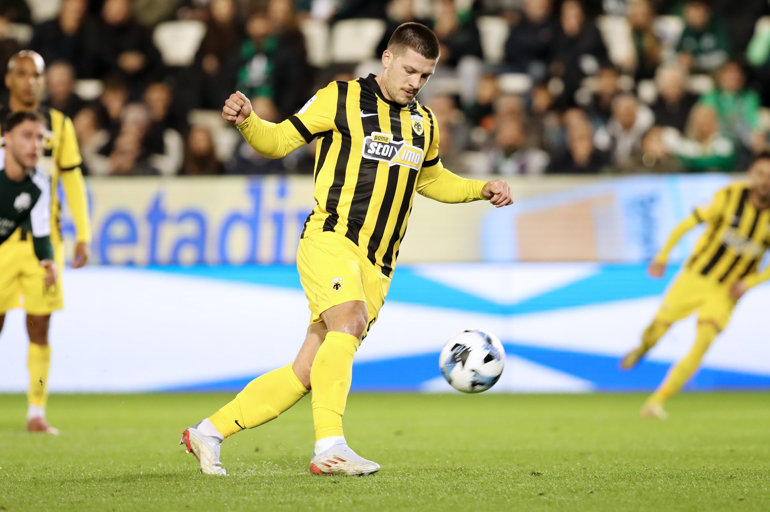 Ασταμάτητος Γιόβιτς: Πέναλτι αλά Πανένκα και 0-2 η ΑΕΚ