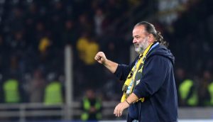 Η επική πορωτική ομιλία Ηλιόπουλου στα αποδυτήρια πριν το Σαμσουνσπόρ-ΑΕΚ, έτσι έφτιαξε τους πάντες