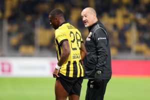 Ατυχία με Οντουμπάτζο στο ΑΕΚ-ΟΦΗ, οι πρώτες πληροφορίες για τον τραuματισμό του