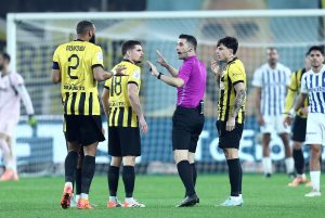 Αυτός είναι ο λόγος που ακυρώθηκε το γκολ της ΑΕΚ – Δεν έδωσαν σπρώξιμο σε Ζοάο Μάριο