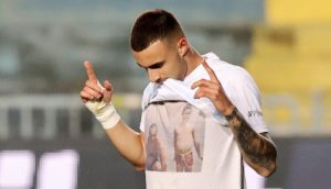 Μόλις μαθεύτnκε σε ποιον αφιέρωσε το γκολ του ο Χρυσόπουλος, συγκλονιστική στιγμή στο Αγρίνιο