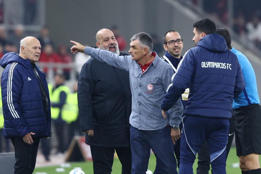 Απίθανες δηλώσεις Μεντιλίμπαρ: «Έπρεπε να δώσει 20 λεπτά καθυστερήσεις ο διαιτητής!»