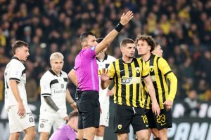 Απίθανα πράγματα: Το γκολ του Γιόβιτς που ακύρωσε ο Φωτιάς