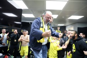 Χαμός στα αποδυτήρια της ΑΕΚ με Super Mario – Τι πριμ έδωσε στους παίκτες