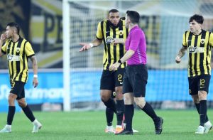 Δεν κατάλαβε κανείς γιατί: Ζαμπαλάς – VAR ακύρωσαν το 2-0 του Γιόβιτς