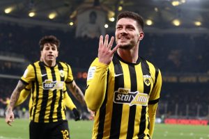 Ασύλληπτος Λούκα Γιόβιτς: 4-0 η ΑΕΚ με τέσσερα γκολ του! (vid)