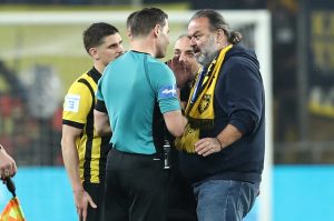 Έξαλλος ο Ηλιόπουλος με Μάκελι μετά το ΑΕΚ-Ολυμπιακός, η πρώτη κίνηση του