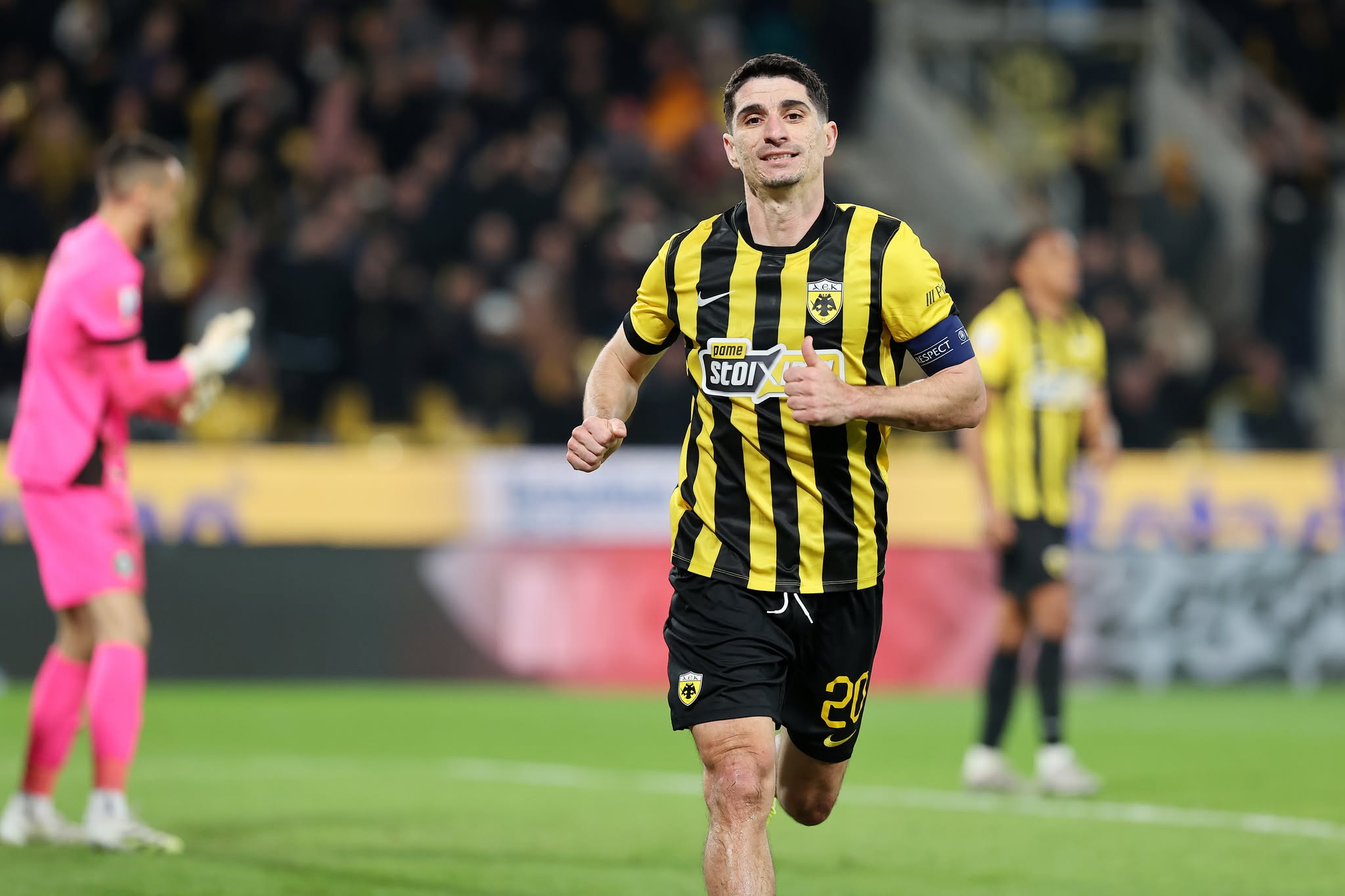 Συμφώνησε ο Μάνταλος και παραμένει στην ΑΕΚ έως το 2027!