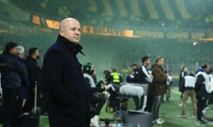 Έκπληξη με Μάνταλο βασικό: Η 11αδα της ΑΕΚ με Λεβαδειακό