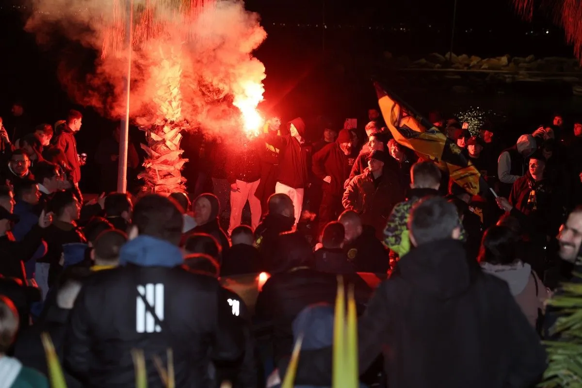 Χαμός στον Βόλο στην άφιξη της αποστολής της ΑΕΚ