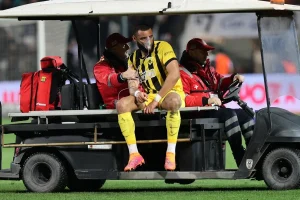 Λήξη συναγερμού για Μουκουντί στην ΑΕΚ: Τι έδειξαν οι εξετάσεις