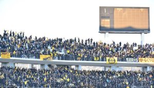 Δεν ξανάγινε αυτό: Εξαντλούνται τα εισιτήρια για το Βόλος-ΑΕΚ, πότε ανοίγουν επιπλέον θύρες για τον λαό της ΑΕΚ