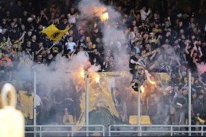 Μόνο ο λαός της ΑΕΚ: Χαμός στη Νέα Φιλαδέλφεια – Πάνω από 8.000 οπαδοί στην προπόνηση πριν τον ΠΑΟΚ