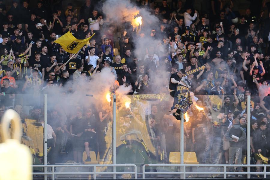 Μόνο ο λαός της ΑΕΚ: Χαμός στη Νέα Φιλαδέλφεια - Πάνω από 8.000 οπαδοί στην προπόνηση πριν τον ΠΑΟΚ