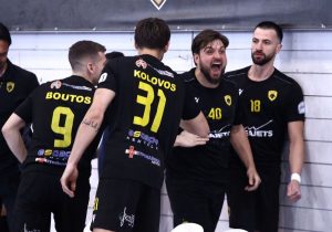 Χρόνια πολλά ξανά: Η ΑΕΚ «πάτησε» 37-31 τον ΠΑΟΚ και έκανε το 1-0 στα ημιτελικά