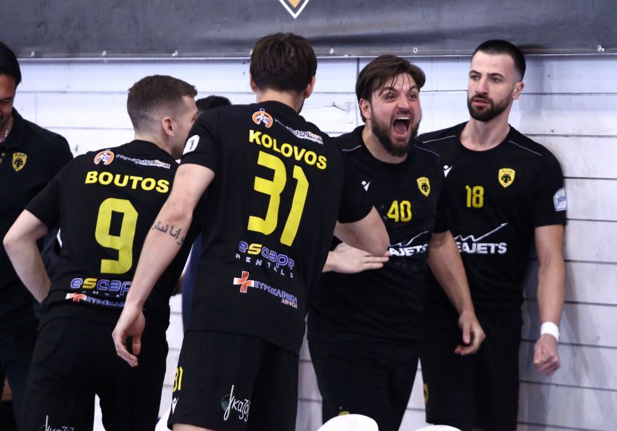 Χρόνια πολλά ξανά: Η ΑΕΚ «πάτησε» 37-31 τον ΠΑΟΚ και έκανε το 1-0 στα ημιτελικά