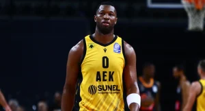 Πρόβλημα με Γκρέι στην ΑΕΚ – Μένει εκτός με Άρη, αμφίβολος και για Μπανταλόνα