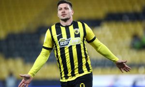 Τρελάθηκε ο Γιόβιτς με τον λαό της ΑΕΚ – Τι έκανε στην ανοιχτή προπόνηση στη Νέα Φιλαδέλφεια