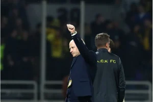 Η κίνηση με νόημα από Νίκολιτς προς τον κόσμο στις εξέδρες μετά το ΑΕΚ-Ράγιο