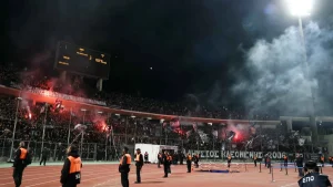 Χαμός με τους οπαδούς του ΠΑΟΚ – Τα συνθήματα κατά παικτών, Λουτσέσκου, διοίκησης μετά την ήττα από ΟΦΗ