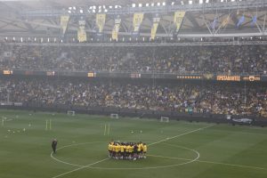 Άνοιξε και το πάνω διάζωμα για να χωρέσουν όλοι: Χαμός στη Νέα Φιλαδέλφεια στην προπόνηση της ΑΕΚ