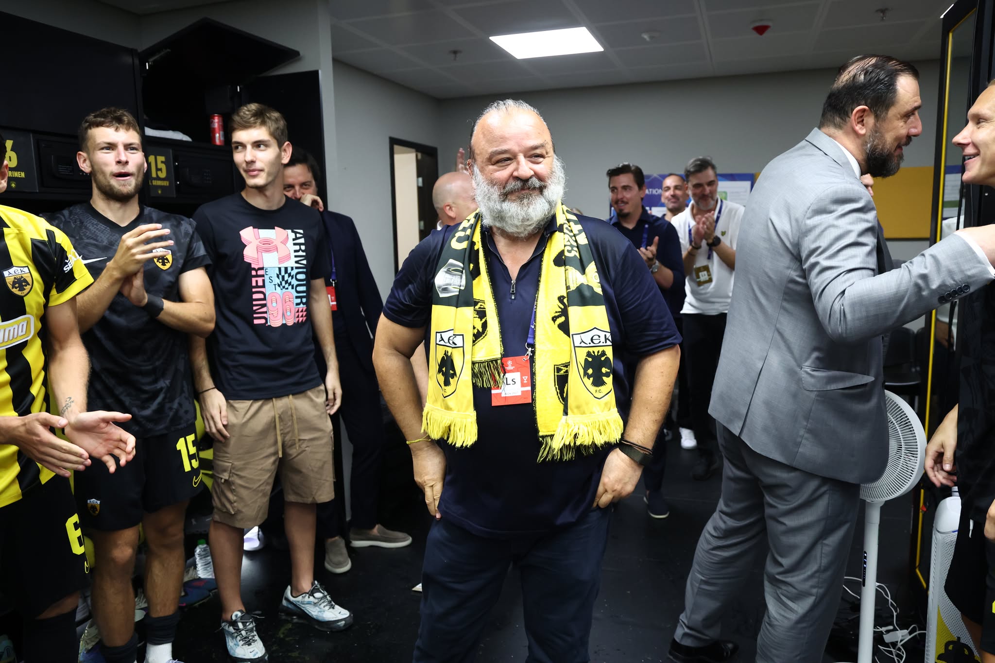 Ηλιόπουλος: «Έρχονται κι άλλοι θρίαμβοι, είμαι περήφανος για την ΑΕΚ, αυτή είναι η ομάδα που οραματιζόμαστε»