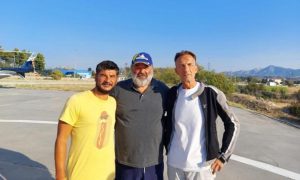 O Ηλιόπουλος πήρε δύο οπαδούς της ΑΕΚ από την Κρήτη με το ελικόπτερο για να δουν το ματς με τον Ηρακλή