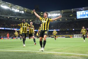 Η ΑΣΥΛΛΗΠΤΗ ΓΚΟΛΑΡΑ ΜΑΡΙΝ ΜΕ ΑΠΕΥΘΕΙΑΣ ΕΚΤΕΛΕΣΗ ΦΑΟΥΛ